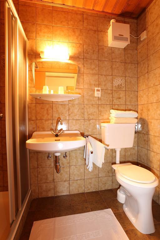 Hofer Hostal Villach Habitación foto